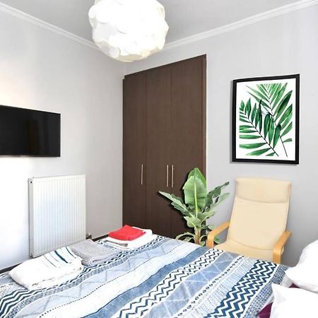 Modern Apartment In The Heart Of The City Larissa Exterior foto